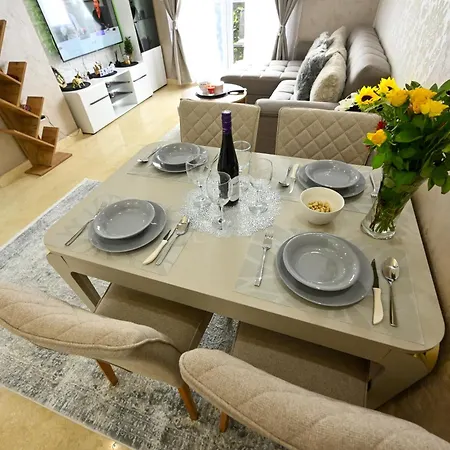 Mario King 61 아파트 즐라티보